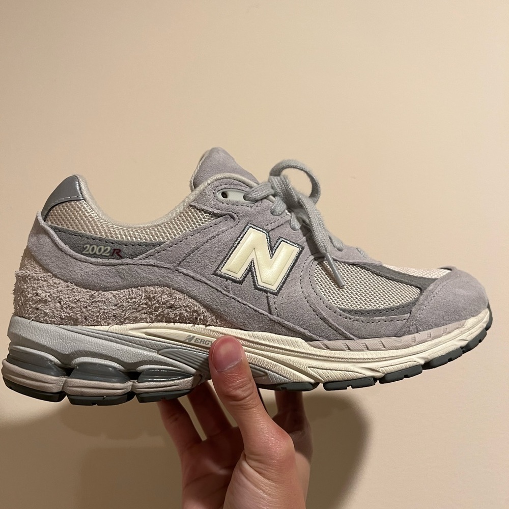 New Balance 2002R - LNY - sz 7.5 men